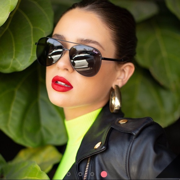 Quay Australia Vivenne Black Shade Sun Glasses